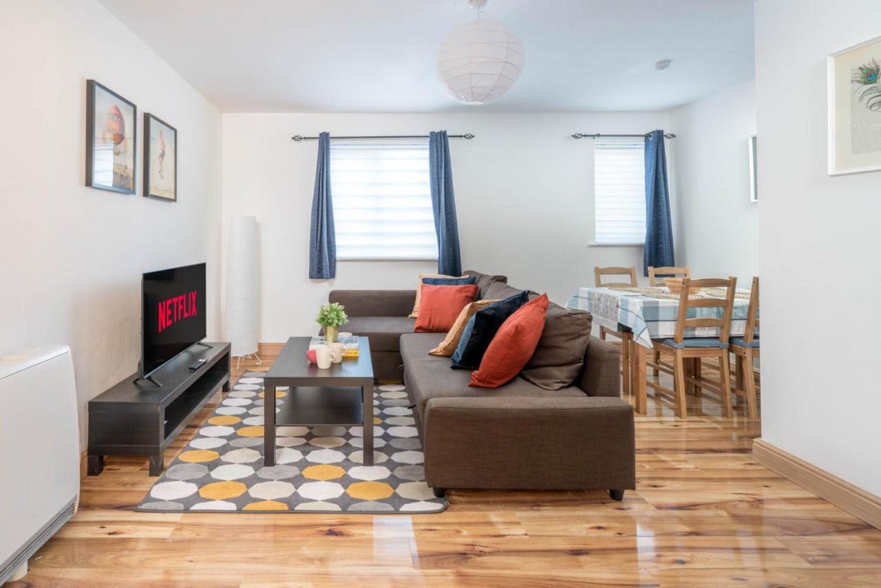 2 Bedroom Flat Near London Excel Eksteriør bilde