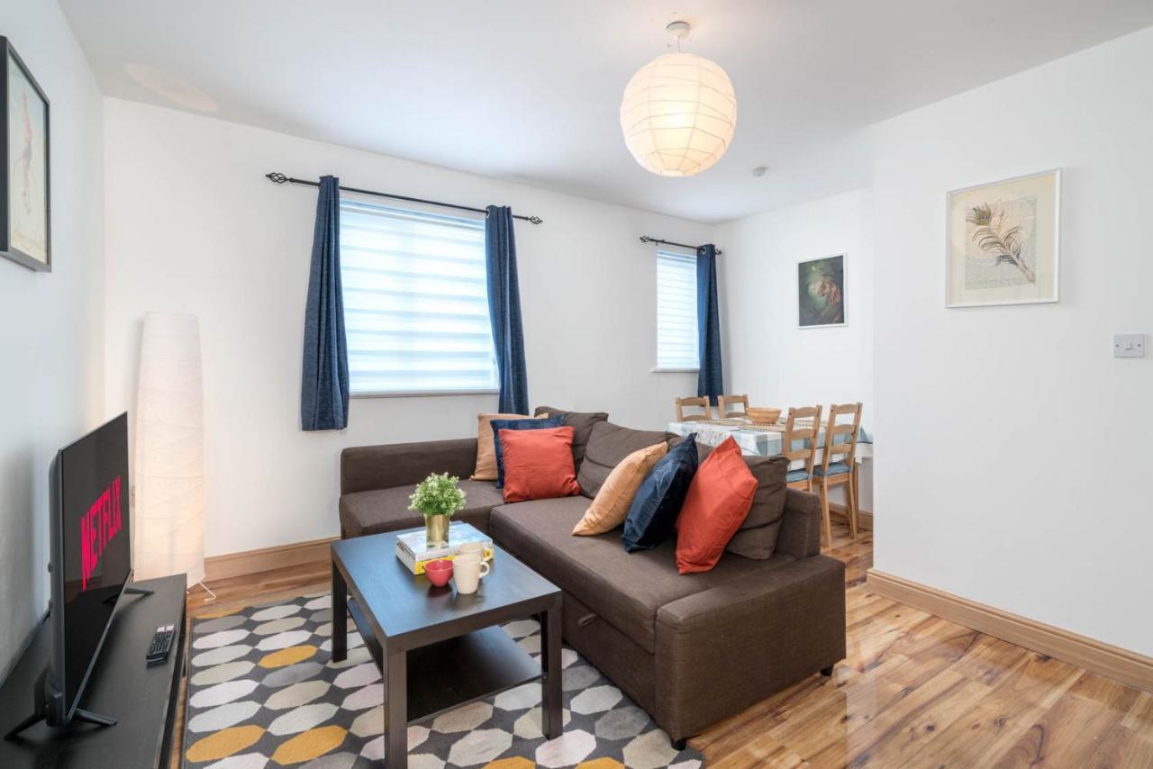2 Bedroom Flat Near London Excel Eksteriør bilde
